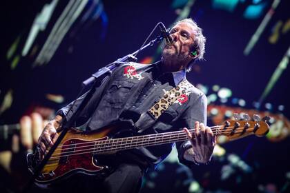 La gira conmemorativa por los 30 años de su primer trabajo, el show no se atuvo estrictamente a ese guion, aunque sí puso el foco en la trilogía inicial de su discografía