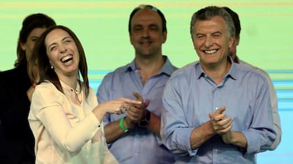 La gobernadora bonaerense, María Eugenia Vidal, y el presidente Mauricio Macri festejaron juntos el triunfo de Cambiemos
