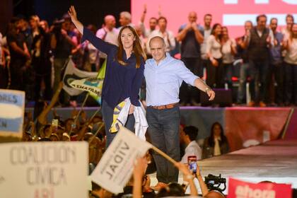 La gobernadora de Buenos Aires, María Eugenia Vidal, cerró su campaña con un acto en el estadio del club Platense en Vicente López