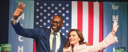 La gobernadora Gretchen Whitmer, quien ya anunció que no respaldará a ningún candidato en las primarias, destaca a Gilchrist como un aliado clave