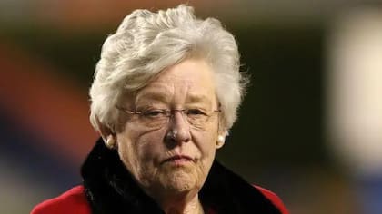 La gobernadora Kay Ivey dijo que cree en la pena de muerte, pero no en este caso