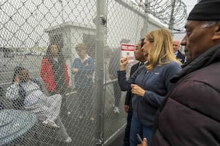 El ICE bloqueó el ingreso de la gobernadora de Nueva Jersey a un centro de detención
