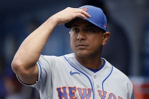 La gorra es un elemento obligatorio en el béisbol y existen razones para que así sea(Archivo)
