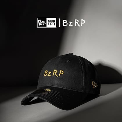 La gorra oficial de Bizarrap ya está a la venta 
