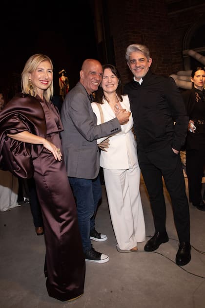 La gran anfitriona de la noche Flavia Fernández, el fotógrafo Gabriel Machado, Nancy Dupláa y Pablo Echarri.