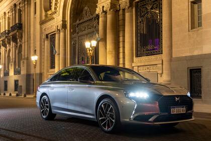 La gran berlina DS 9 destila elegancia y un diseño exquisito