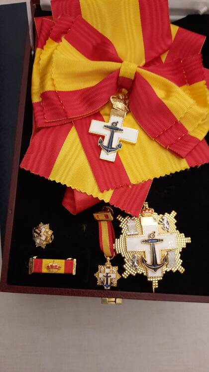 La Gran Cruz del Mérito Naval