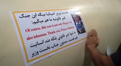 La Guardia Revolucionaria pegó stickers agradeciéndole a Pedro Sánchez en sus misiles