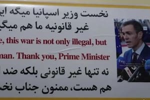 Irán pegó stickers con la cara de Pedro Sánchez en sus misiles e Israel lanzó una advertencia