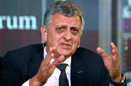 La guerra y los conflictos que acechan al mundo son para el titular de YPF una oportunidad para acelerar los planes de expansión en el mundo del GNL. Asegura que se llevará adelante el plan de financiación de un proyecto de infraestructura más importante de América latina