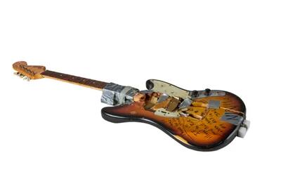 La guitarra destrozada por Kurt Cobain en un concierto de Nirvana y que será subastada esta semana
