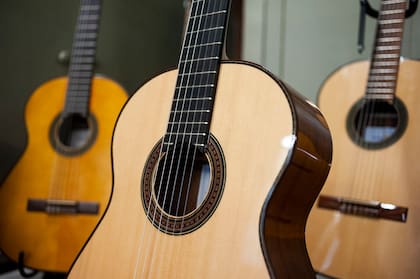 La guitarra, un instrumento que logra ser protagonista de muchas canciones