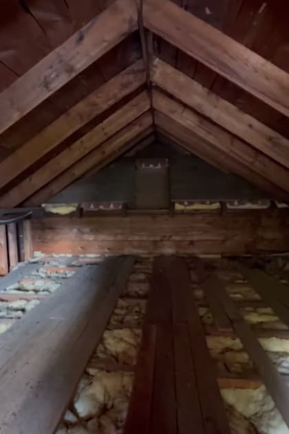 La habitación oculta detrás de la ventana inesperada