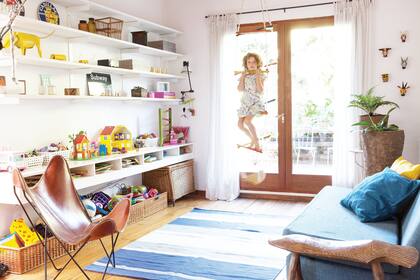 La hamaca y trepador se instaló dentro y se usa continuamente.