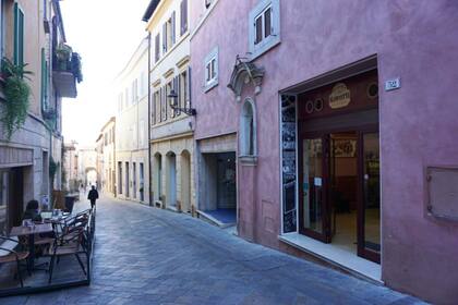 La heladería de Amelia, Italia, abierta en 2017.