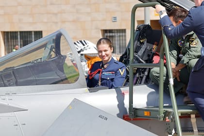 La heredera al trono de España, a bordo del F-5