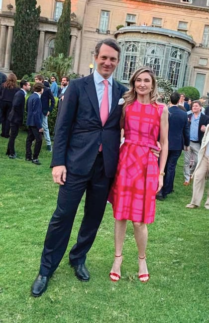 La hermana de
la novia, María
Blaquier, y su
marido, Patricio
Neuss.