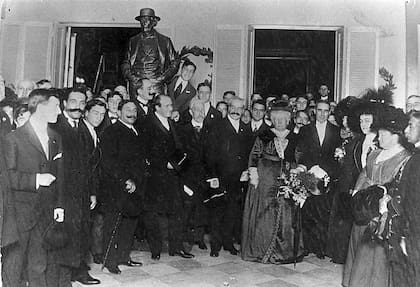 La hermana del rey de España visitó la casa que habitó el general Bartolomé Mitre, en la calle San Martín.