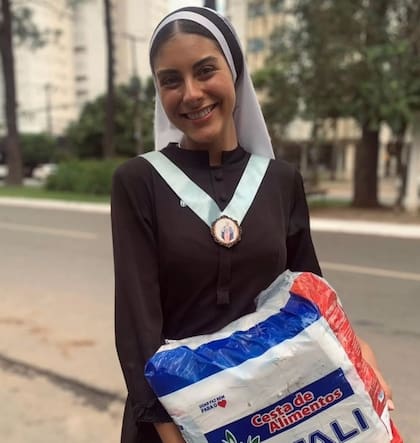 La hermana Eva se convirtió a los 18 años, cuando entendió que su vida como modelo no taparía el dolor que sentía por la pérdida de su padre