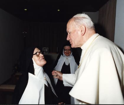 La Hermana Lucía con el Papa Juan Pablo II