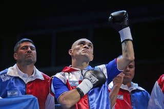 La Hiena Barrios volvió a boxear después de ocho años y ganó