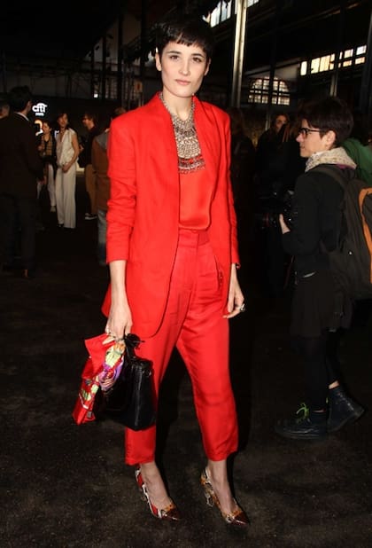 La hija de Araceli González, muy chic en el desfile de Ginebra