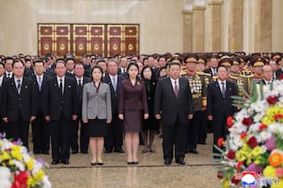 La hija de Kim visita el mausoleo familiar, impulsando su posible estatus como heredera en Norcorea