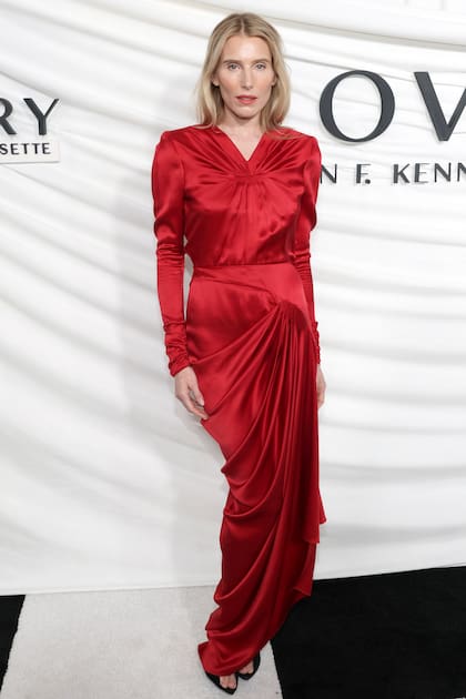 La hija de la actriz Mariel Hemingway, sobrina de Margot Hemingway y bisnieta del escritor Ernest Hemingway,
interpreta a Daryl Hannah.
Además de ser actriz –trabajó
en Starlet y Mientras seamos
jóvenes–, Dree también es
modelo. Fue, por ejemplo, la imagen de un uno de los perfumes icónicos de Paco Rabanne