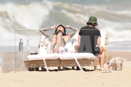 La hija de Marcelo Tinelli y el cantante viven a pleno su romance. Ya compartieron escapadas románticas a Esquel, Entre Ríos, Mendoza y México.