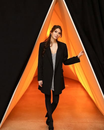 La hija mayor de Reza Pahlavi, heredero al trono de Irán (Foto: @noorzpahlavi)