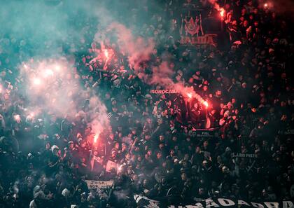 La hinchada de Corinthians en la Bombonera, durante el partido de la Copa Libertadores ante Boca.