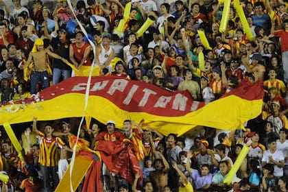 La hinchada de sarmiento, de Resistencia, está dividida