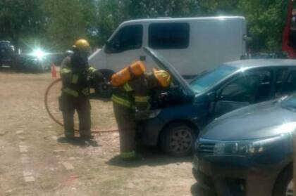 La hipótesis de los bomberos es que el hombre quería "ganar tiempo" para hacer el asado