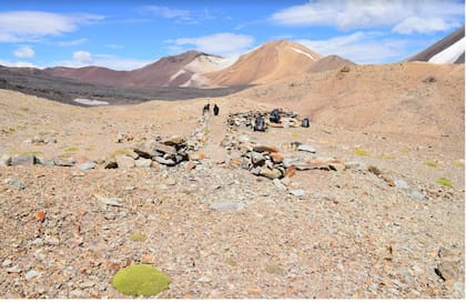 La hipótesis de que se trataría de un lugar de suma relevancia en el imaginario Inca se reforzó con la profundización del análisis de los hallazgos en la zona norte del volcán Maipo.