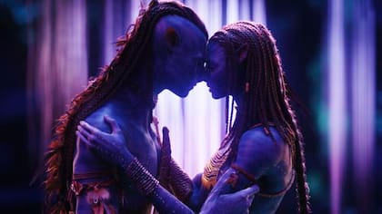 La historia de amor entre Jake Sully (Sam Worthington) Neytiri (Zoe Saldana) es central en la franquicia Avatar