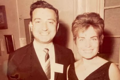 La historia de Roy Cohen se ganó el corazón de los estadounidenses tras superar el siglo de vida