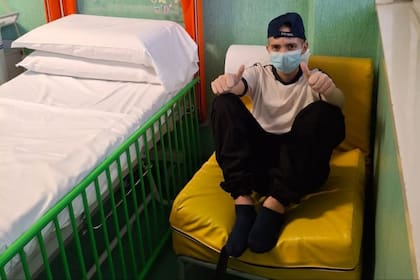 El joven de 16 años viajó a Roma con sus padres para iniciar la primera fase en el Hospital Bambino Gesù