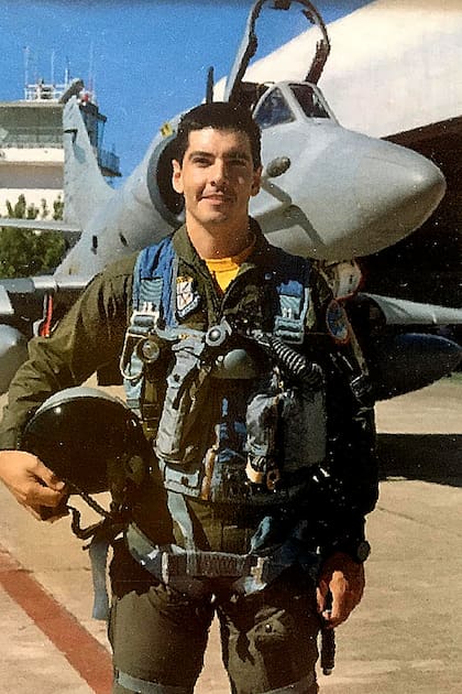 La historia del capitán Gonzalo Britos Venturini que falleció al eyectarse de su aeronave