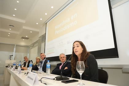 La historiadora y directora de la Maestría, Camila Perochena