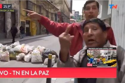 La hostilidad hacia la cronista y su equipo estuvo presente durante todo el móvil desde las calles de La Paz