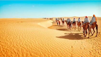 La huella del ser humano se deja sentir incluso en lugares tan apartados y solitarios como los desiertos.