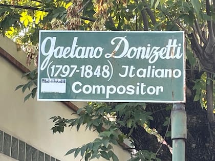 La huella italiana del lugar se deja ver en los nombres de las calles del barrio