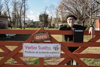 La huerta agroecológica Yerba Suelta, atendida por su dueño, Omar.