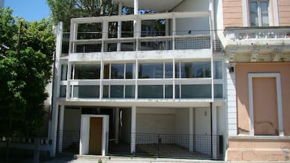 La icónica Casa Curutchet, única edificación construida por Le Corbusier en la Argentina
