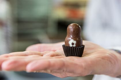 La icónica muñequita Mamuschka en una de sus versiones de chocolate.
