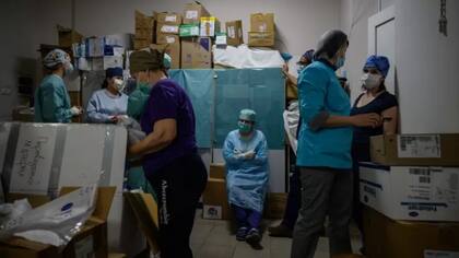 La idea de Nott es formar a cirujanos que puedan a su vez formar a otros cirujanos para tratar este tipo específico de trauma