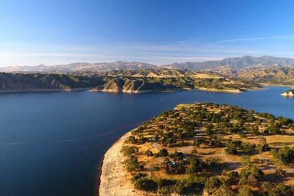 La idea de que pueda volverse a nadar en el Lago Cachuma fue presentada en una reunión de la Junta de Supervisores del Condado de Santa Bárbara