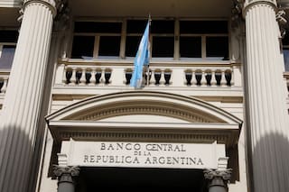 El Banco Central busca extender y bajar el costo de las operaciones con las que reforzó las reservas