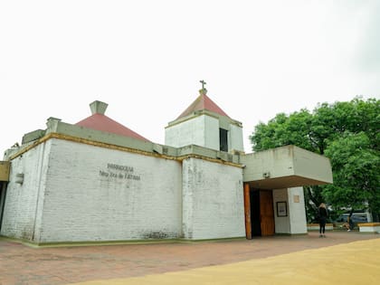 La Iglesia de Fátima en MartÃnez es adonde se bautizó. Durante su paso por la Argentina no dudó en recorrer los lugares que le marcaron su infancia.