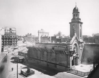 La iglesia de San Nicolás de Bari fue demolida entre agosto y diciembre de 1931.